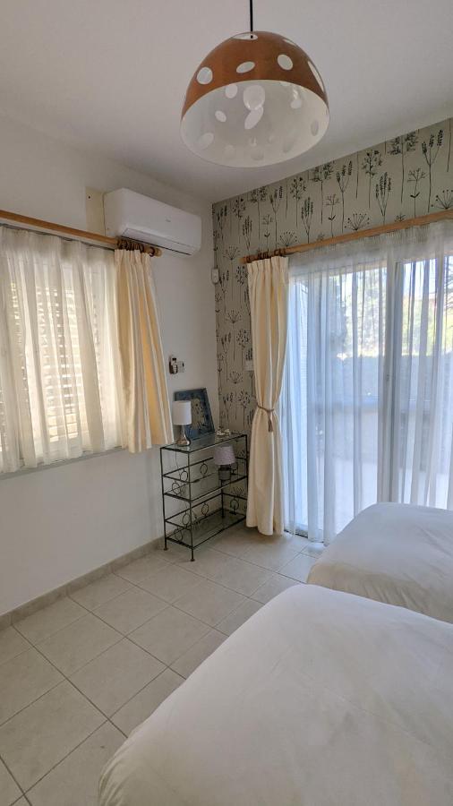 Stylish Garden Apartment At Paphos Harbour Exterior foto