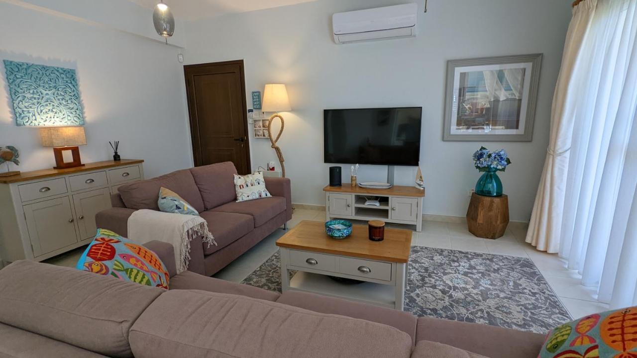 Stylish Garden Apartment At Paphos Harbour Exterior foto